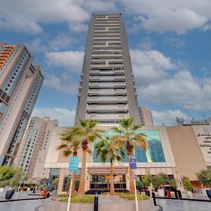 Royal Regency Suites Marina