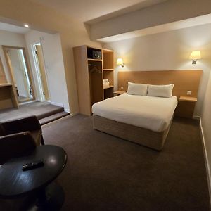 Camera standard con letto king size
